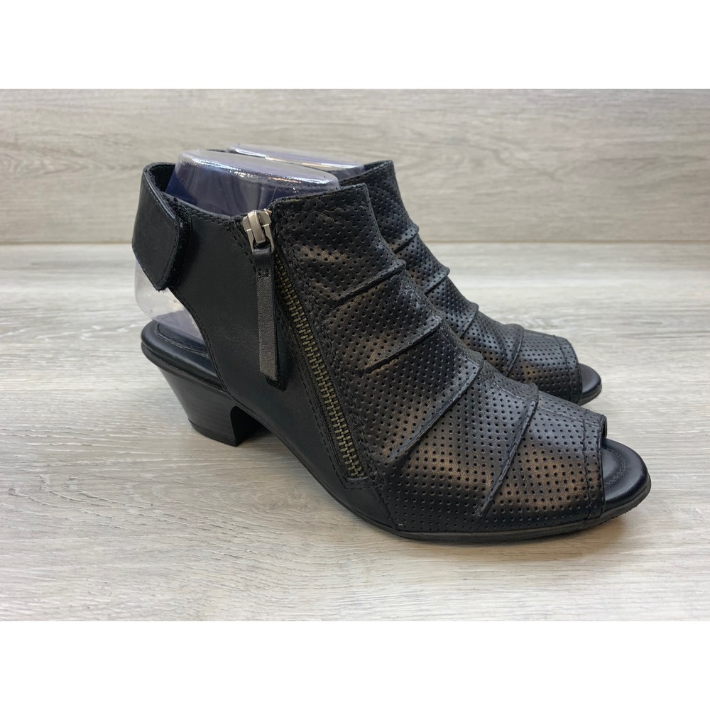 Earth Women's Black Leather Perforated Peep Toe Booties Block Heel 7.5 Shoes
